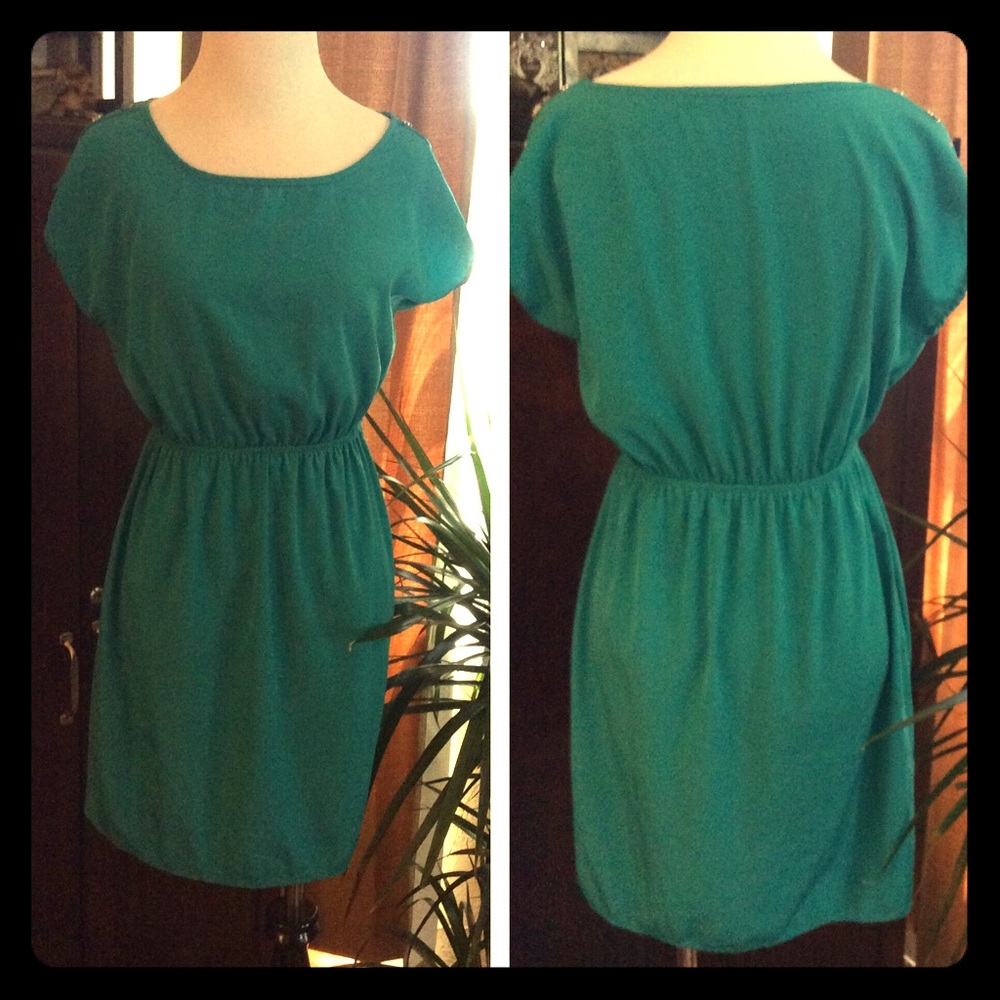 Teal dress excellent condition w button detail